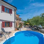 Family-friendly With Swimming Pool Drenje - - 22999 アパート